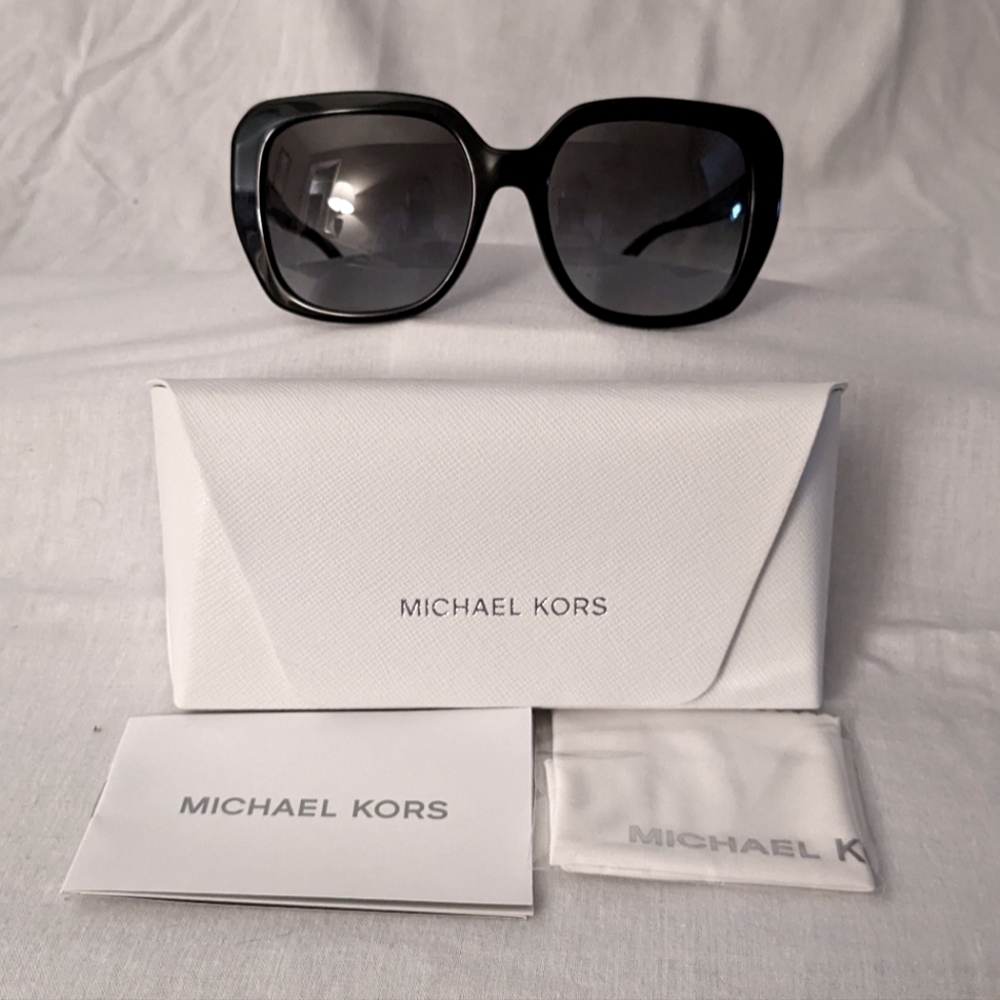 Blk Michael Kors Sunglasses